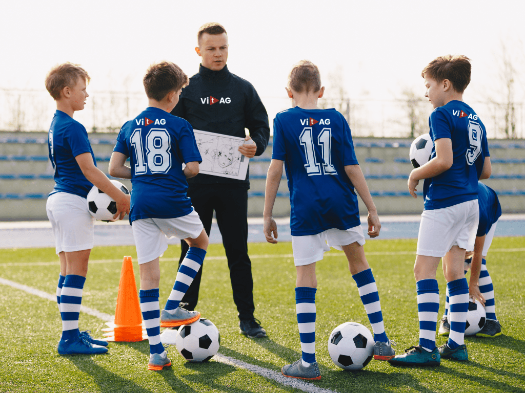 ¿Qué hacen los entrenadores de fútbol?